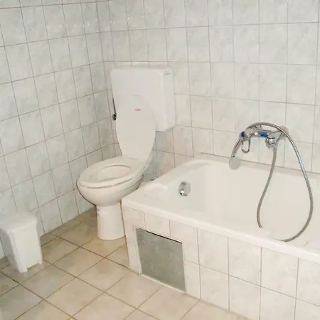 Simos *