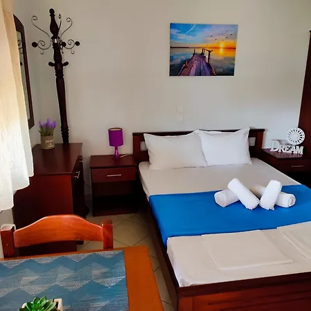 Simos Apartament *
